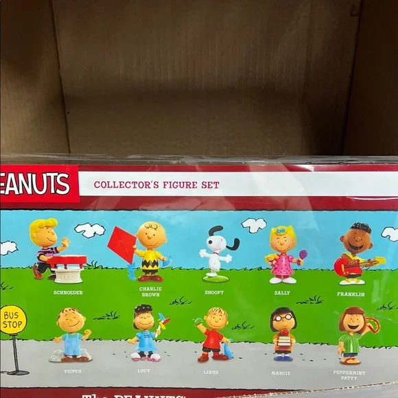 Peanuts Action Figure Set - Red, Yellow, Blue, Green - Picture 2 of 2